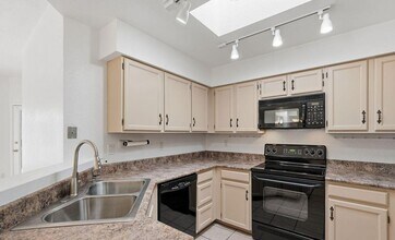 5565 N Sapphire Dr in Tucson, AZ - Building Photo - Building Photo