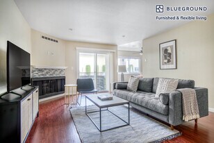 235 Arlington Rd, Unit FL0-ID627 in Redwood City, CA - Building Photo