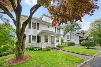 22 Glen Terrace in Stamford, CT - Building Photo - Building Photo