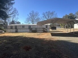 7410 Olin Rd in Pfafftown, NC - Building Photo