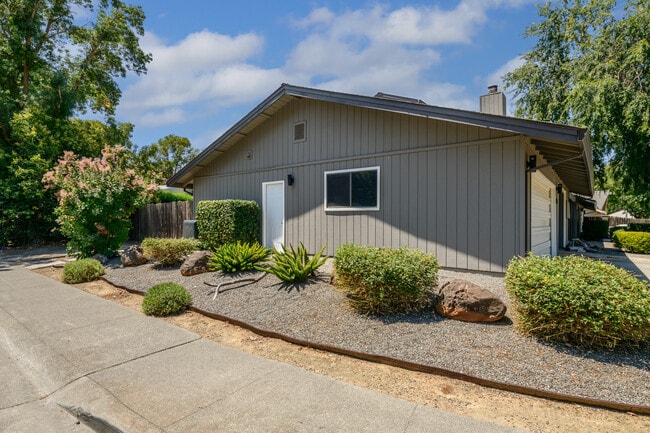 1704 Humboldt Ave in Davis, CA - Building Photo - Building Photo