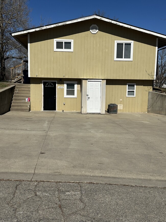 property at 600a Sara St