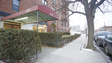 1229 Avenue Y in Brooklyn, NY - Building Photo - Building Photo