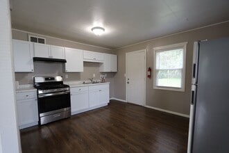 2406-2406 Flint Hills Dr in Burlington, IA - Building Photo - Building Photo