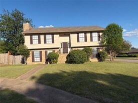 7302 Elderberry Cir in Dallas, TX - Building Photo