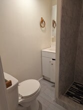 16043 Leadwell St, Unit Styudio in Van Nuys, CA - Building Photo - Building Photo