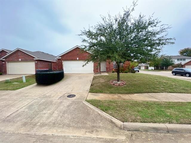 property at 1923 Pin Oak Ln