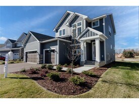 10226 Arrowwood Path in Woodbury, MN - Building Photo