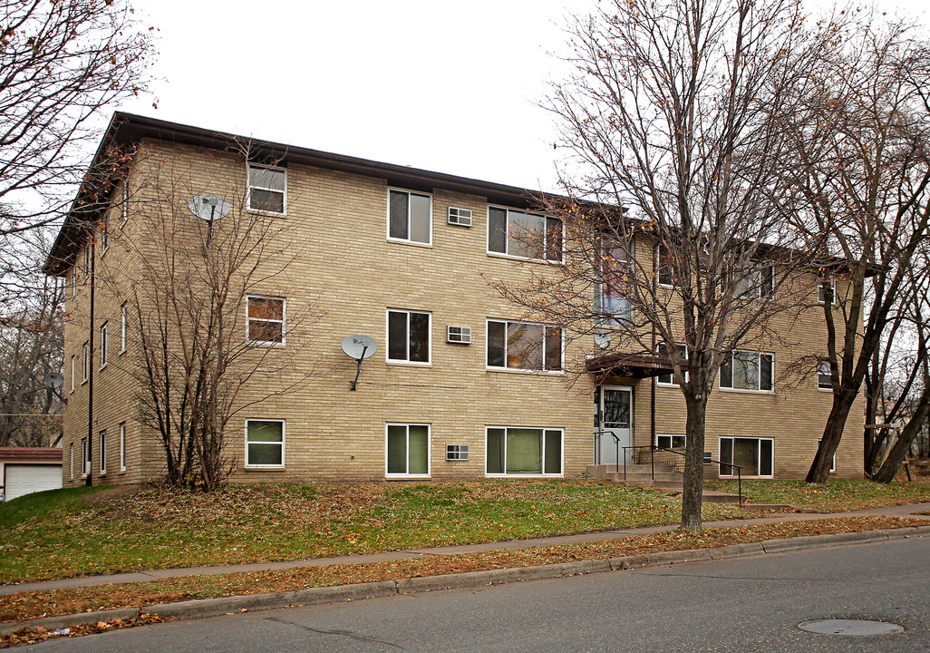 Minnehaha Apartments in St. Paul, MN - Building Photo