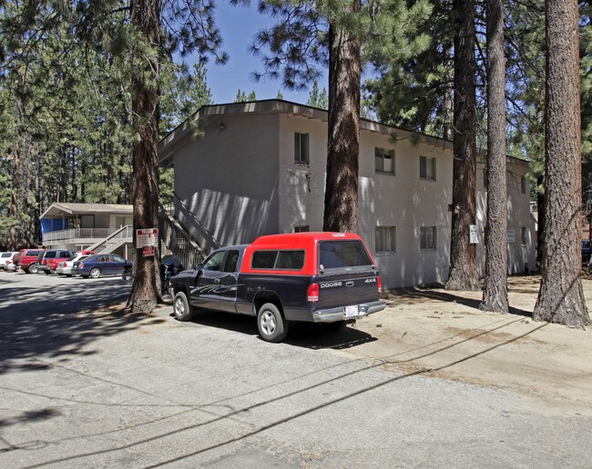 1134 3rd St in South Lake Tahoe, CA - Building Photo - Building Photo