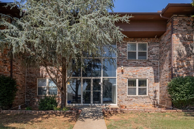 Ten15 at Hurd in Edmond, OK - Foto de edificio - Building Photo