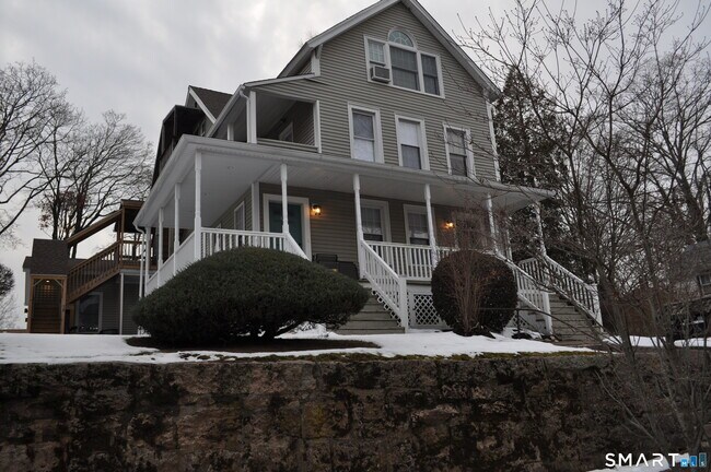 56 Harrison Ave in Branford, CT - Building Photo - Building Photo