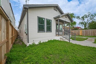 1205 E 27th St in Houston, TX - Building Photo - Building Photo