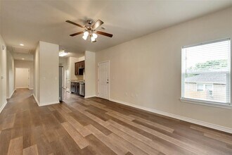 203 Glade Bridge Ln in Dickinson, TX - Building Photo - Building Photo