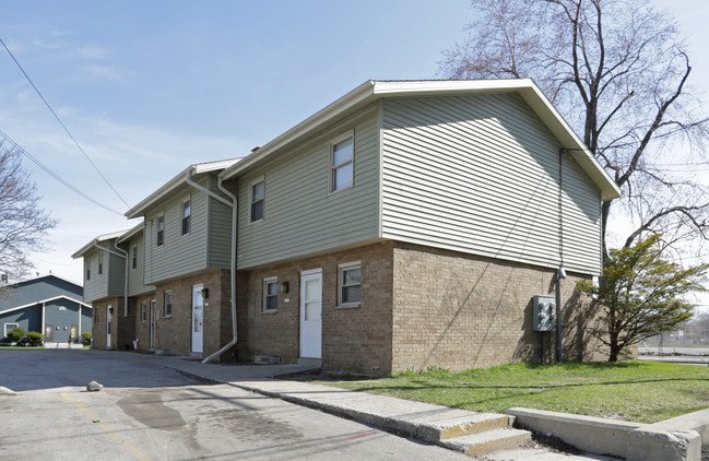 Mckinley Gardens Apartments in Milwaukee, WI - Building Photo - Building Photo