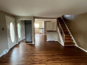 124 Meadow Ln in Philadelphia, PA - Building Photo - Building Photo