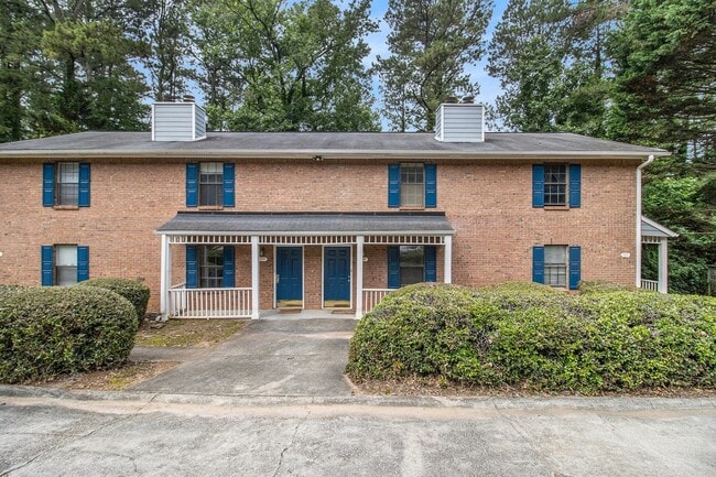 property at 3233 Highpoint Ct