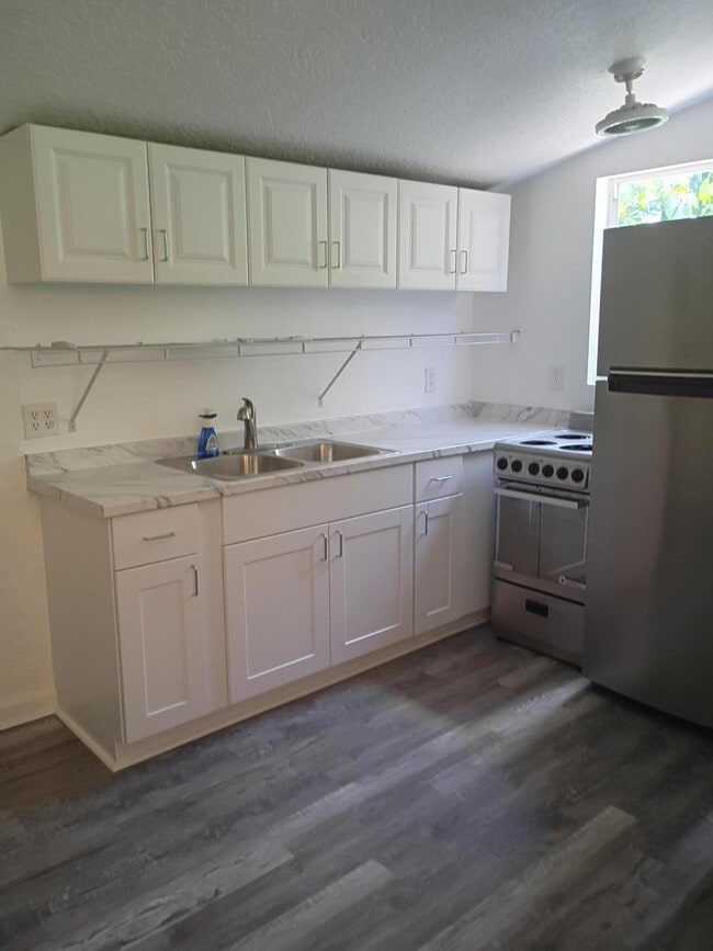 property at 118 Urquhart St