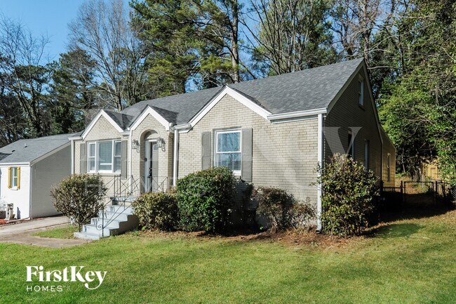 1954 Wildwood Dr in Decatur, GA - Foto de edificio - Building Photo