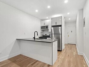 32-86 33rd St in Queens, NY - Building Photo - Building Photo