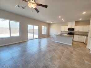 7836 Pink Opal Ave, Unit 1 in Las Vegas, NV - Building Photo - Building Photo