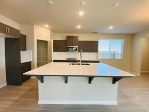 3335 Las Rosas Ave in Clovis, CA - Building Photo - Building Photo