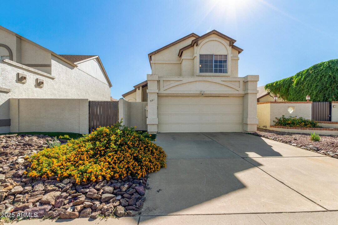 501 E Topeka Dr in Phoenix, AZ - Building Photo