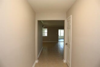 9707 Fonville Dr in Houston, TX - Foto de edificio - Building Photo