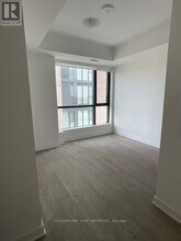 120 Eagle Rock Way in Vaughan, ON - Building Photo - Building Photo