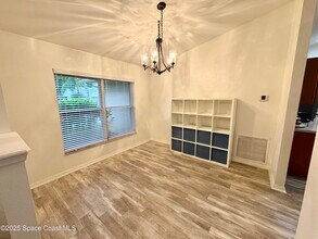 1245 Ambra Dr in Melbourne, FL - Foto de edificio - Building Photo