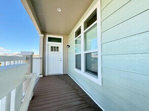 44 Pine Via in Anaheim, CA - Building Photo - Building Photo