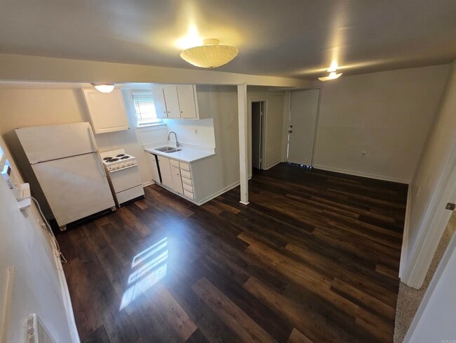 916 N Poplar St in North Little Rock, AR - Building Photo - Building Photo