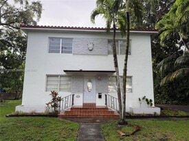 3909 Ponce de Leon in Coral Gables, FL - Building Photo