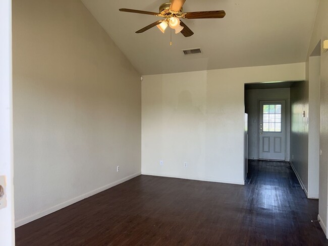 2005 Windward Dr in Killeen, TX - Building Photo - Building Photo