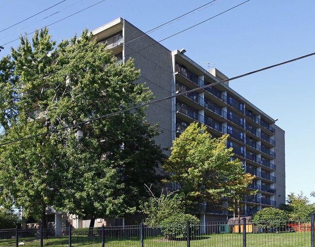 Kingsbury Towers in Cleveland, OH - Building Photo - Building Photo