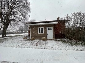 493 Upper Gage Ave in Hamilton, ON - Building Photo