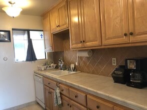 1064 Fremont St in Menlo Park, CA - Foto de edificio - Building Photo