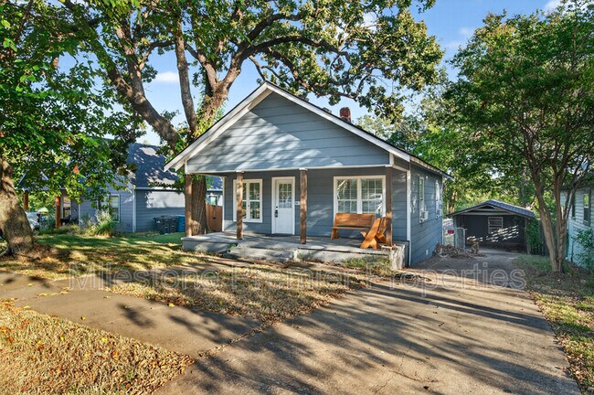 1129 W Owings St in Denison, TX - Foto de edificio - Building Photo