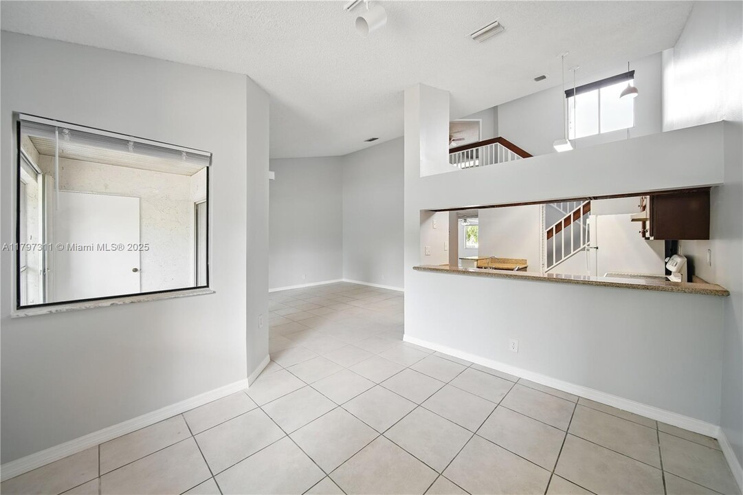 9139 SW 138th Pl in Miami, FL - Building Photo