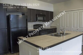 Creekside Apartments in Everett, WA - Building Photo - Building Photo