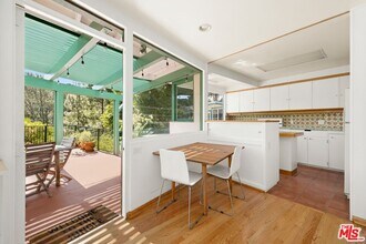 217 Amalfi Dr in Santa Monica, CA - Building Photo - Building Photo