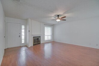 4601 Gray Fox Dr in Austin, TX - Building Photo - Building Photo