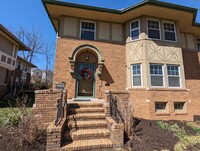 1110 Ward Pky, Unit Apt 2 in Kansas City, MO - Foto de edificio - Building Photo