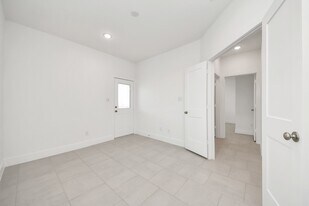 1420 Shaded Rock Dr in Sienna, TX - Building Photo