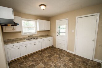 3030 Martin Luther King Dr in San Antonio, TX - Building Photo - Building Photo