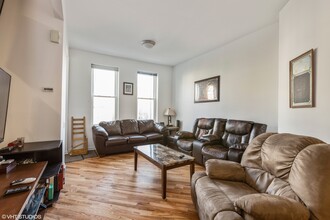 2518 N Ashland Ave, Unit 1F in Chicago, IL - Building Photo - Building Photo