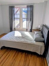 713 SE 27th Ave in Portland, OR - Foto de edificio - Building Photo