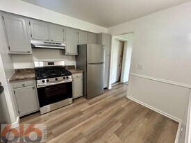 630 56th St SE in Grand Rapids, MI - Building Photo