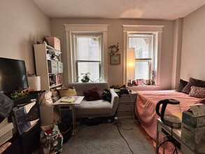 1665 Commonwealth Ave, Unit 5 in Boston, MA - Building Photo - Building Photo