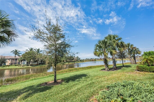 2725 Amaranda Ct in Naples, FL - Foto de edificio - Building Photo